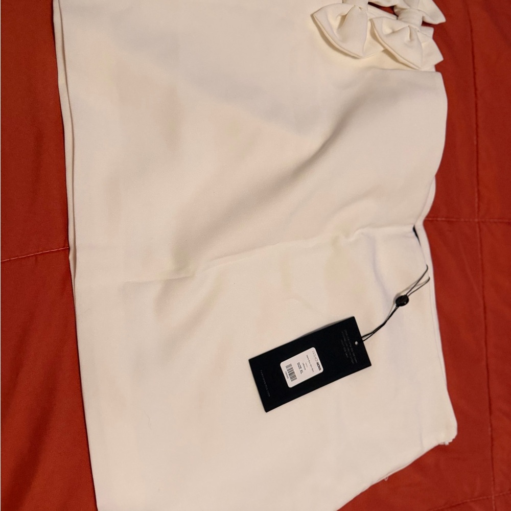 Fashion Nova Cream Skirt
